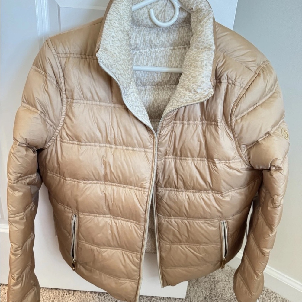 Women's Tan Puffer Jacket. Can wear in two sides